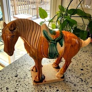 Vintage chinese tang hourse gaze ceramic figure